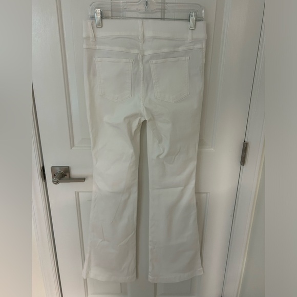 Spanx Women’s Flare Jeans White Stretch Pull On - Picture 6 of 7